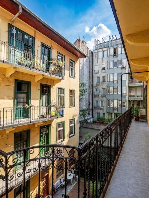 Mexicopo Apartment With Garage บูดาเปสต์ ภายนอก รูปภาพ